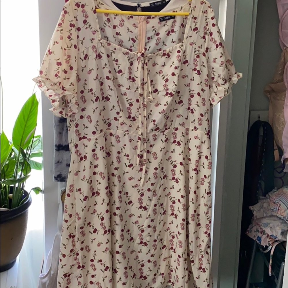 Floral puff sleeve dress